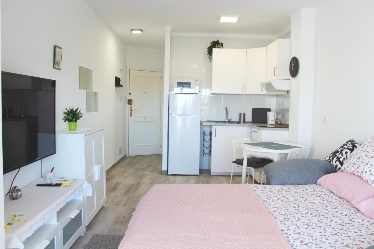 Charming With Pool Apartment *