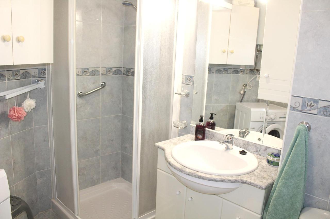 Charming With Pool Apartment